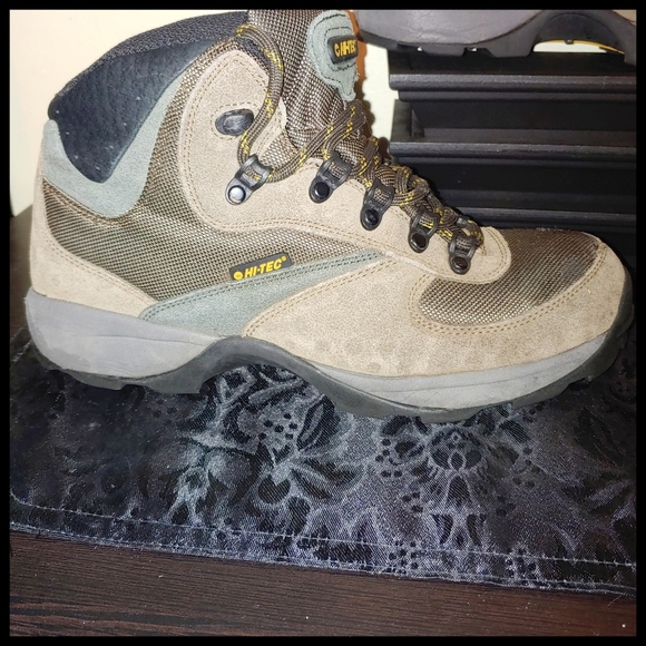 HiTec Hiking Boots - Picture 3 of 11